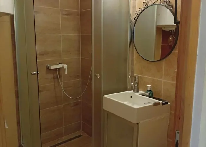 Cozy At The Castle *